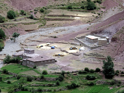Maroc. Escalade et société. Le Berbère, le goudron et le grimpeur