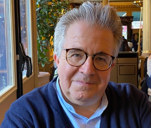 Comment s'organisent les relations entre le diplomate et les Français de l'étranger ? Entretien avec C. Lequesne