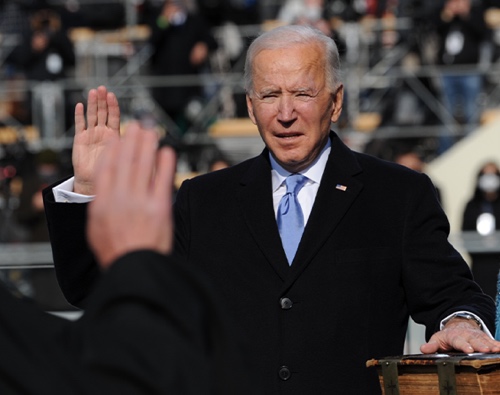 Comment expliquer le revirement de la politique russe de l'administration Biden ?